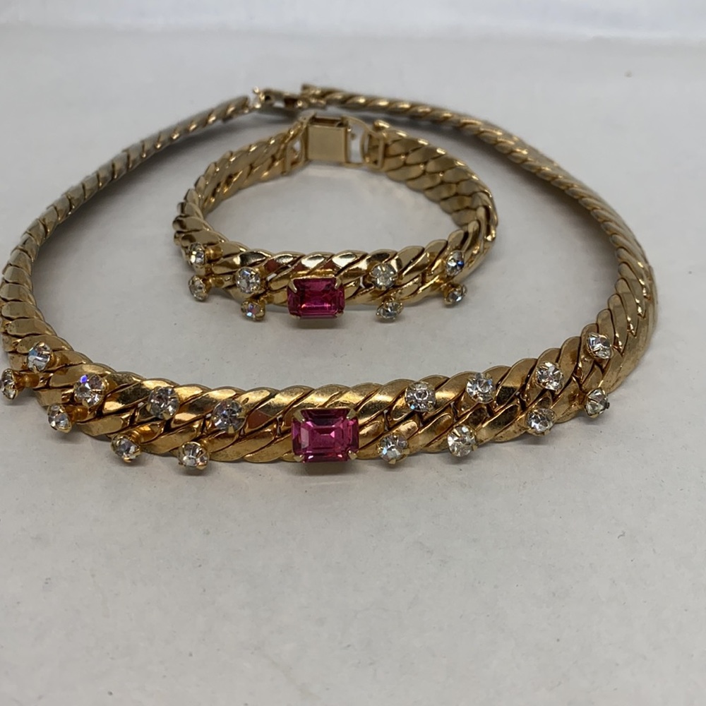Beautiful unmarked vintage choker and bracelet set